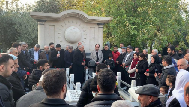 ŞERAFETTİN ELÇİ ANISINA ANMA PROGRAMI DÜZENLENDİ