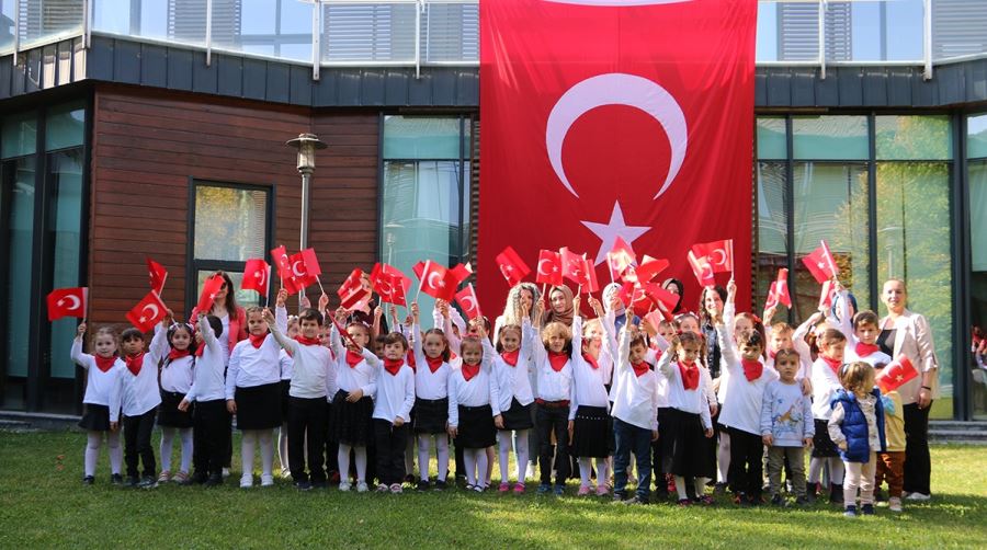 SGM öğrencileri 29 Ekim Cumhuriyet Bayramını coşkuyla kutladı
