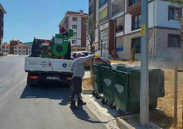 Sineklere Karşı Mücadele Sürdürülüyor