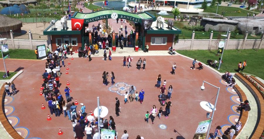 SOĞUK HAVAYA RAĞMEN ESKİŞEHİR’E TURİST AKINI DEVAM EDİYOR