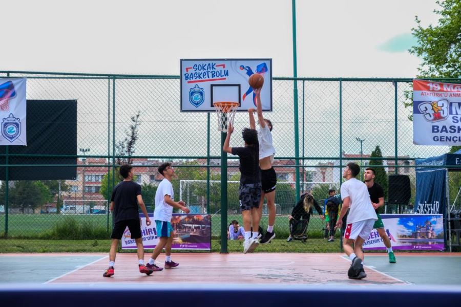 SOKAK BASKETBOLU GENÇLİK ŞENLİĞİNDE MUHTEŞEM FİNAL