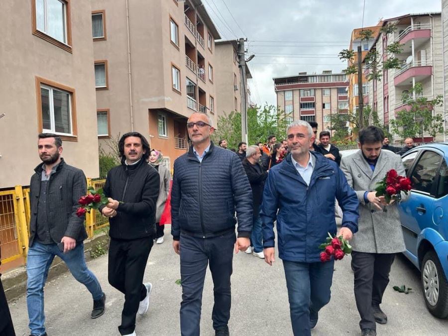 Sokak sokak yürüdüler!