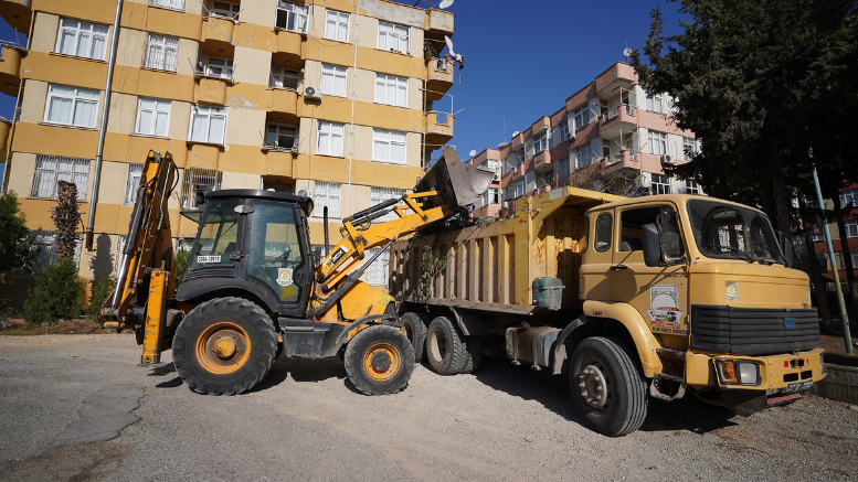 TARSUS BELEDİYESİ’NDEN KENT GENELİNDE SONBAHAR TEMİZLİĞİ SEFERBERLİĞİ - TÜRKİYE - İnternetin Ajansı