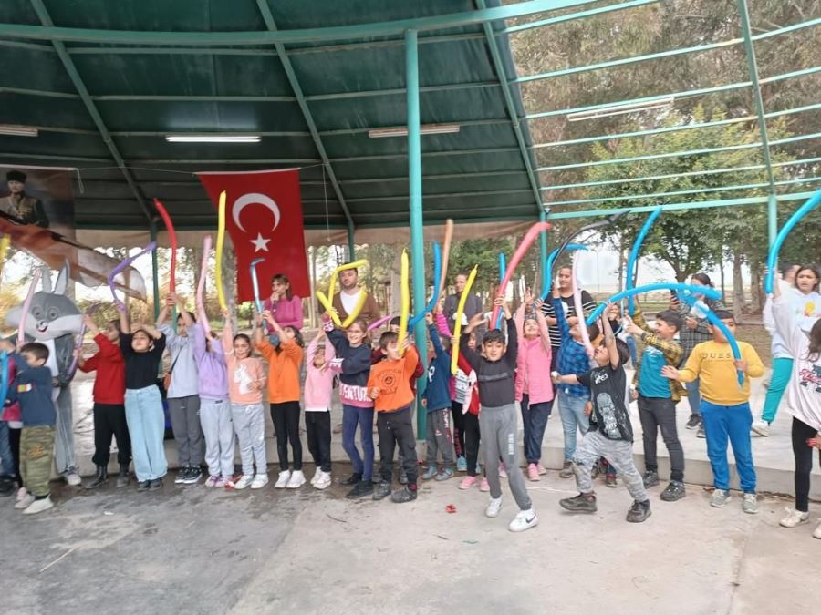 TARSUS CHP’NİN DEPREM MAĞDURU ÇOCUKLARA YÖNELİK SOSYAL ETKİNLİKLERİ SÜRÜYOR