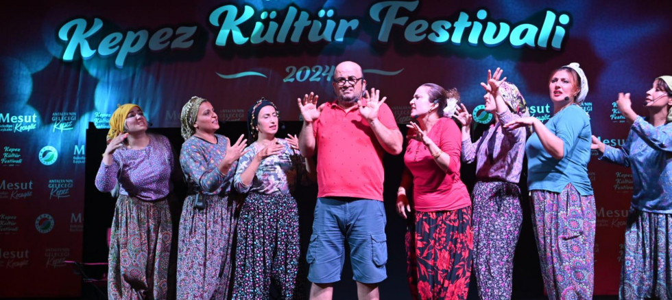 ‘Troyalı Kadınlar’, Dokuma Park sahnesinde - TÜRKİYE - İnternetin Ajansı