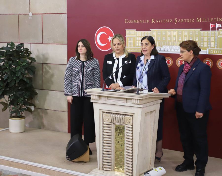 Tüm Kadınlara Sözümüz Birlikte Ülkemize Baharı Getireceğiz