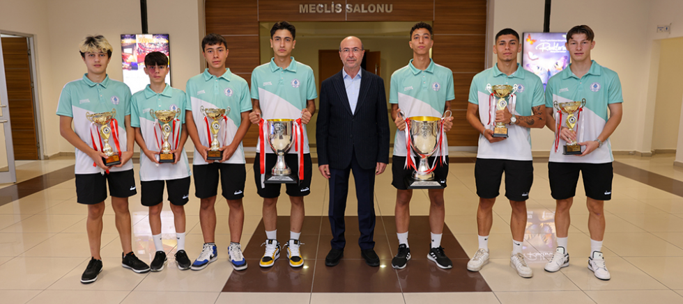 TÜRKİYE FUTBOL FEDERASYONU AÇIKLADI;  TÜRKİYE’NİN EN BÜYÜĞÜ SELÇUKLU BELEDİYESPOR OLDU - TÜRKİYE - İnternetin Ajansı