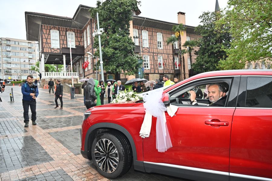 Türkiye’nin otomobili ilk kez gelin arabası oldu