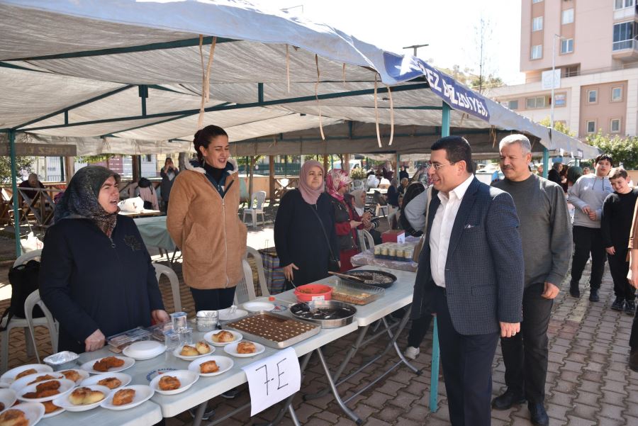 Tütüncü, bahar kermesinde öğrencilerle buluştu
