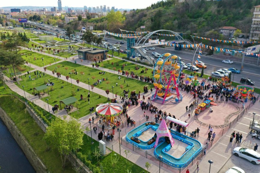 ÜCRETSİZ ÇOCUK LUNAPARKI TIKLIM TIKLIM DOLUYOR