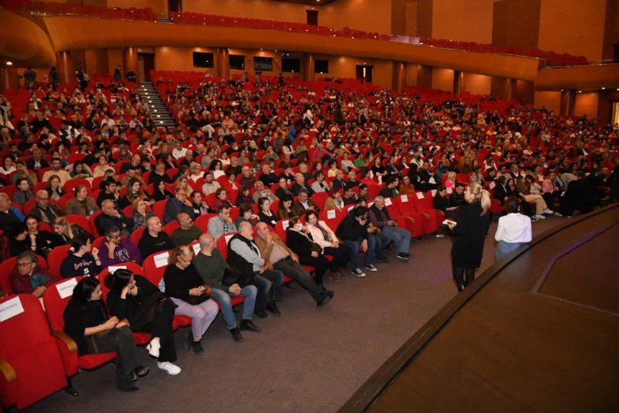 Uğur Mumcu tiyatro oyunuyla Yenişehir’de anıldı