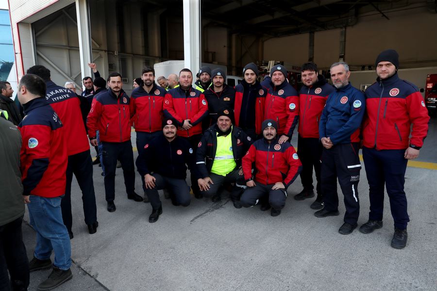 ‘Umudun simgesi’ olan Sakarya ekibine duygusal karşılama