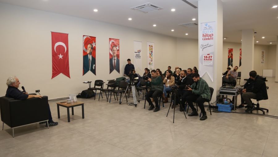 ÜNLÜ KARİKATÜRİST YILMAZ ASLANTÜRK HATAY KİTAP GÜNLERİ’NDE