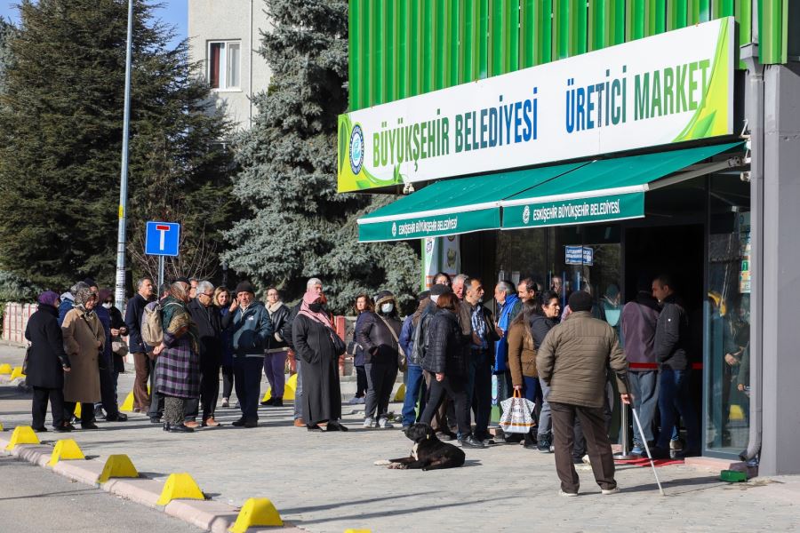 ÜRETİCİ MARKETLERDE YEREL TOHUM KUYRUĞU
