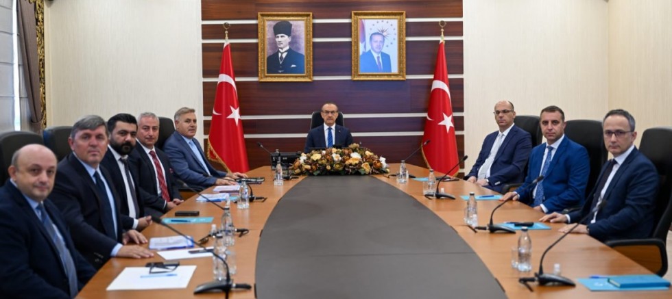 Vali Yavuz, SEDAŞ Yöneticileriyle Bir Araya Gelerek, İstişarelerde Bulundu - GÜNDEM - İnternetin Ajansı