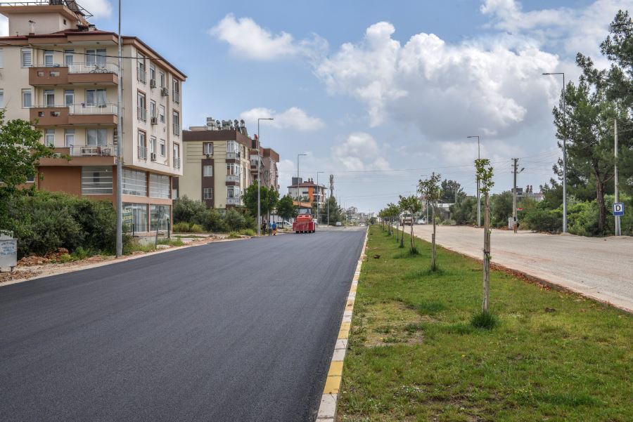 Varsak Aydoğmuş’un yolları da güzelleşiyor