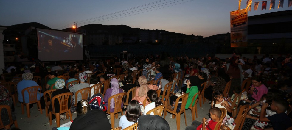 Yakacık sakinleri Prestij Meselesi’ni izledi - GÜNDEM - İnternetin Ajansı
