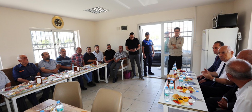Yaşar, dolmuş duraklarını ziyaret etti - GÜNDEM - İnternetin Ajansı