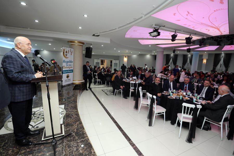 Yaşar, Kayserili vatandaşlarla iftarda buluştu