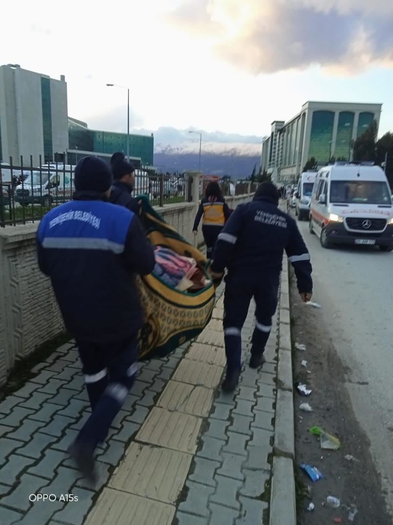 Yenişehir Belediyesi bölgede arama kurtarma çalışmalarına destek veriyor