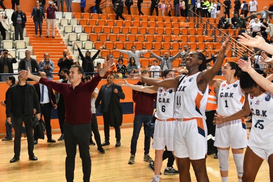 YENİŞEHİR BELEDİYESİ FİNAL-FOUR İÇİN DEV EKRAN KURUYOR