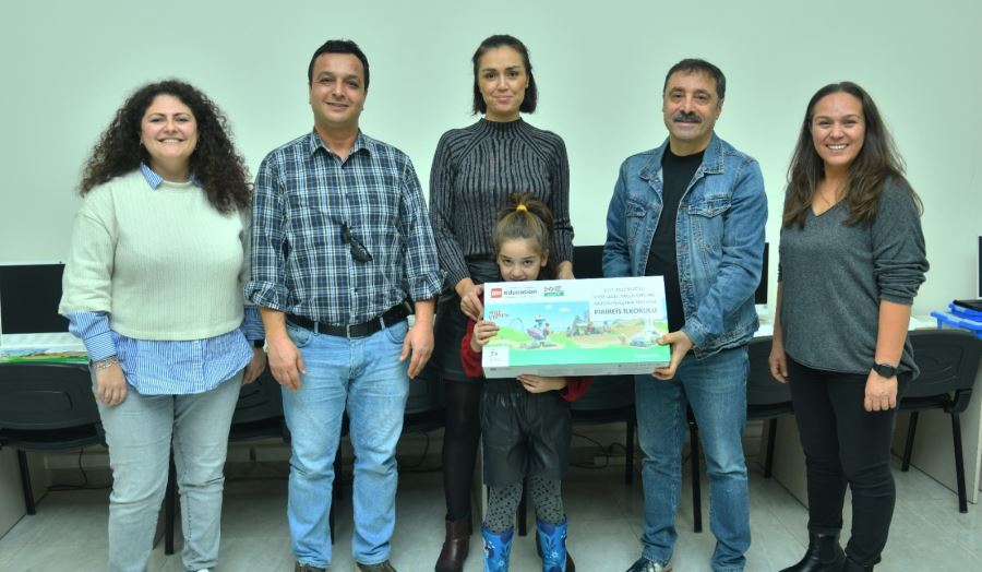Yenişehir’in “Minik Bilim Kahramanları” için lego setleri dağıtıldı
