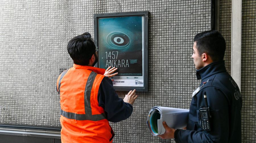 YOLU BAŞKENTTEN GEÇEN FİLMLERİN AFİŞLERİ KIZILAY METRO İSTASYONU’NDA