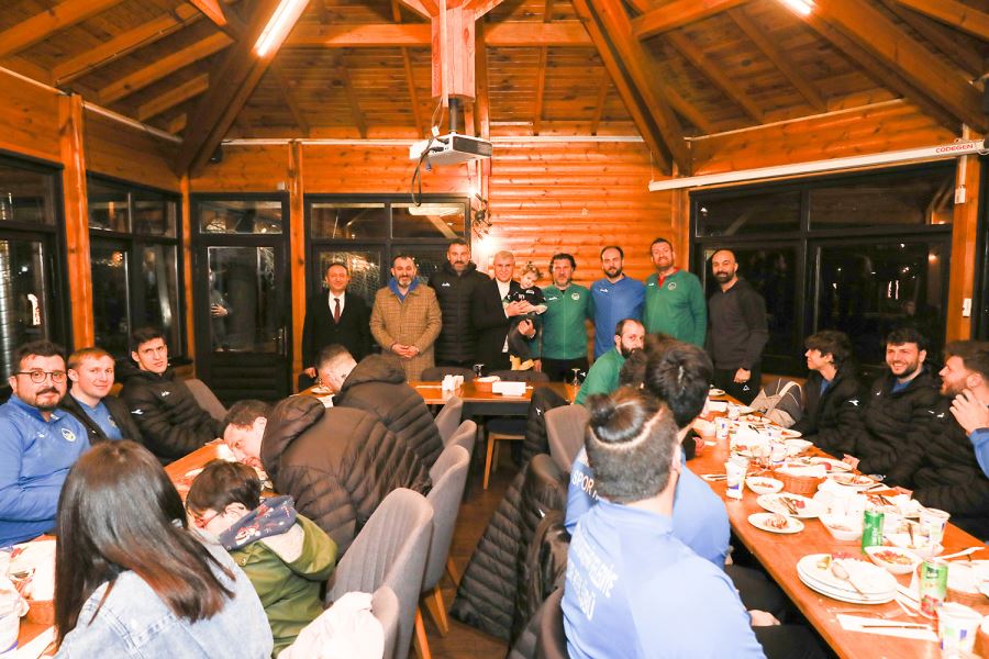 Yüce, hentbol takımıyla buluştu Hedefimiz şampiyonluk