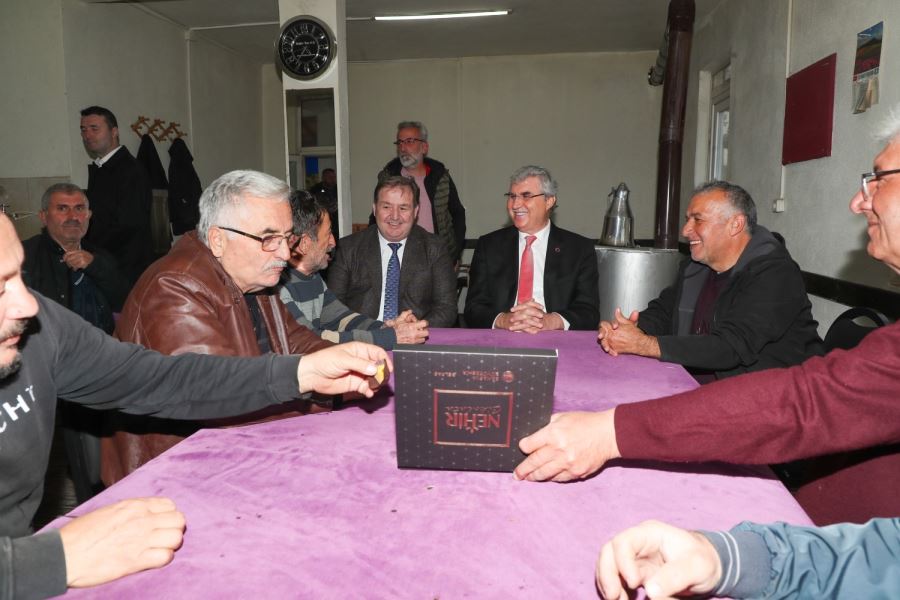 Yüce kapı kapı gezip Türkiye Yüzyılı’nı anlattı: “Tüm Sakarya tek yürek olacağız”
